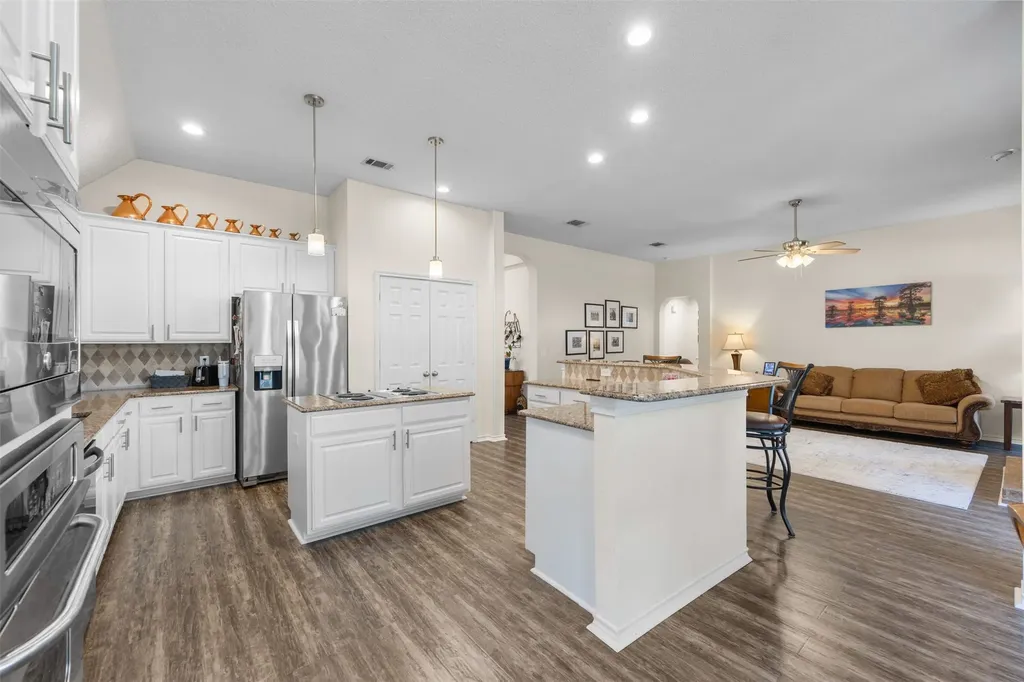 521 Palm Desert Drive Garland TX 75044