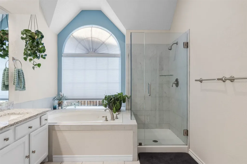 521 Palm Desert Drive Garland TX 75044