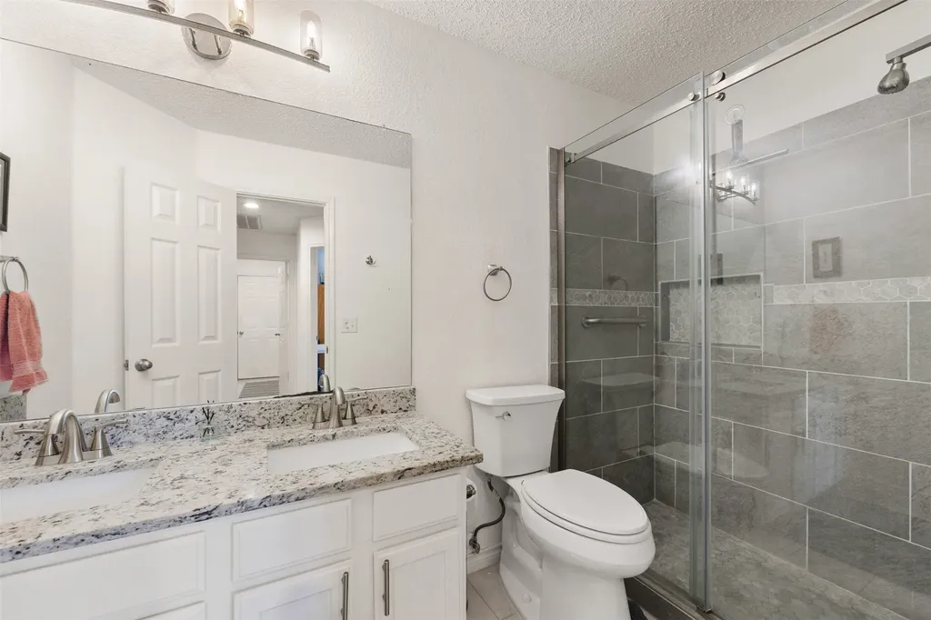 521 Palm Desert Drive Garland TX 75044