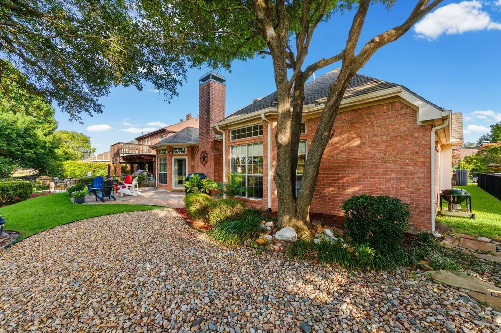 521 Palm Desert Drive Garland TX 75044