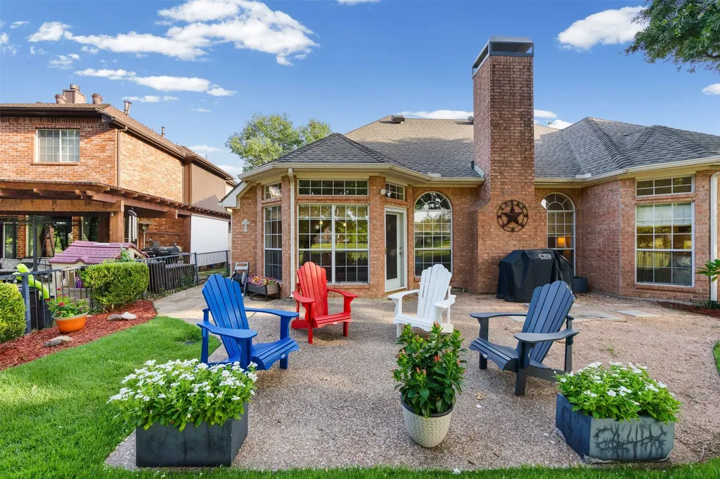 521 Palm Desert Drive Garland TX 75044