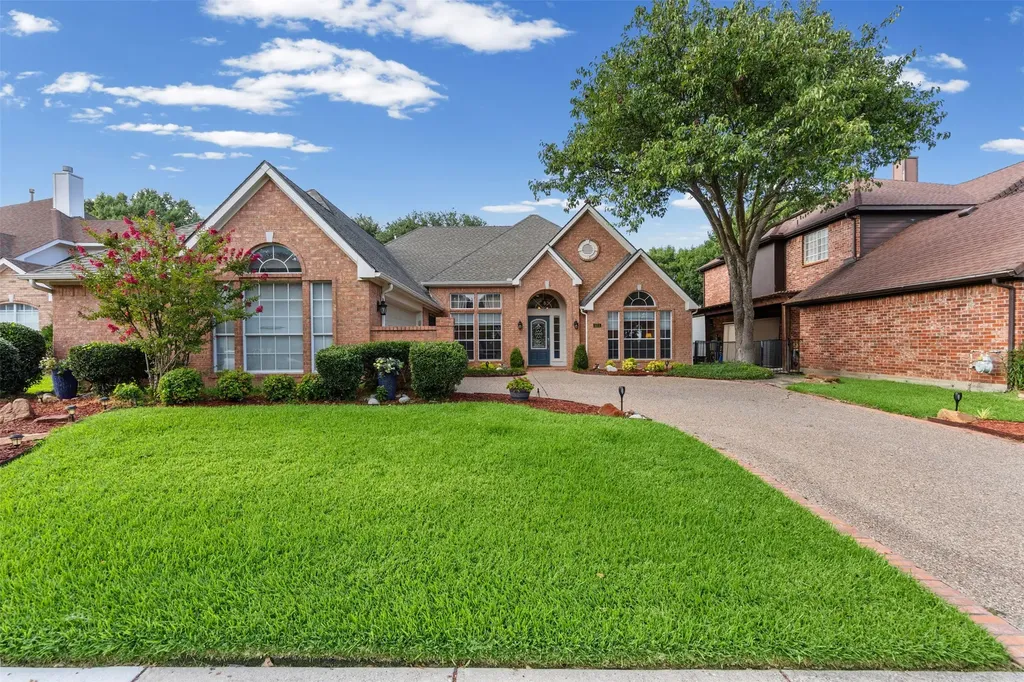 521 Palm Desert Drive Garland TX 75044