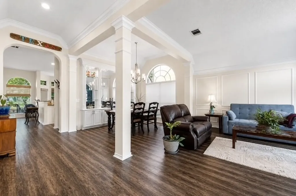 521 Palm Desert Drive Garland TX 75044