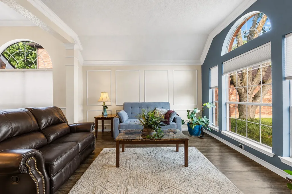 521 Palm Desert Drive Garland TX 75044