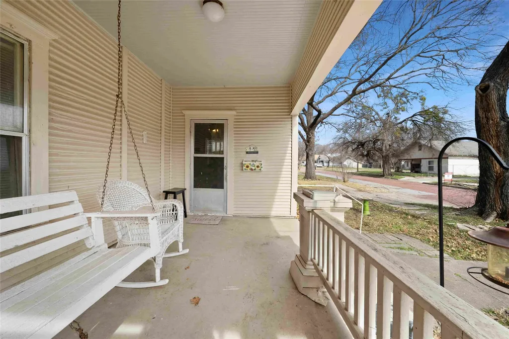 713 N Commerce Street Gainesville TX 76240