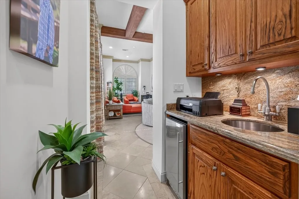 3700 Crestline Road Fort Worth TX 76107