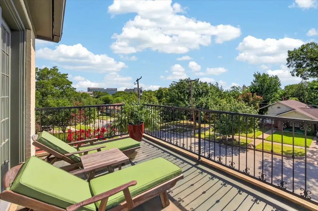 3700 Crestline Road Fort Worth TX 76107