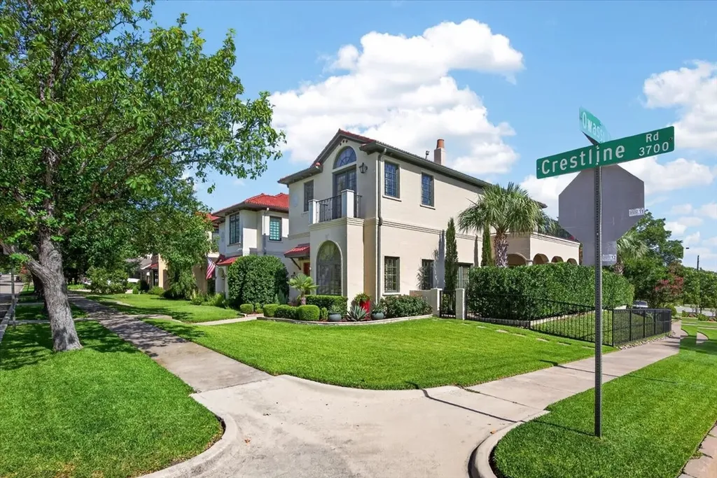 3700 Crestline Road Fort Worth TX 76107