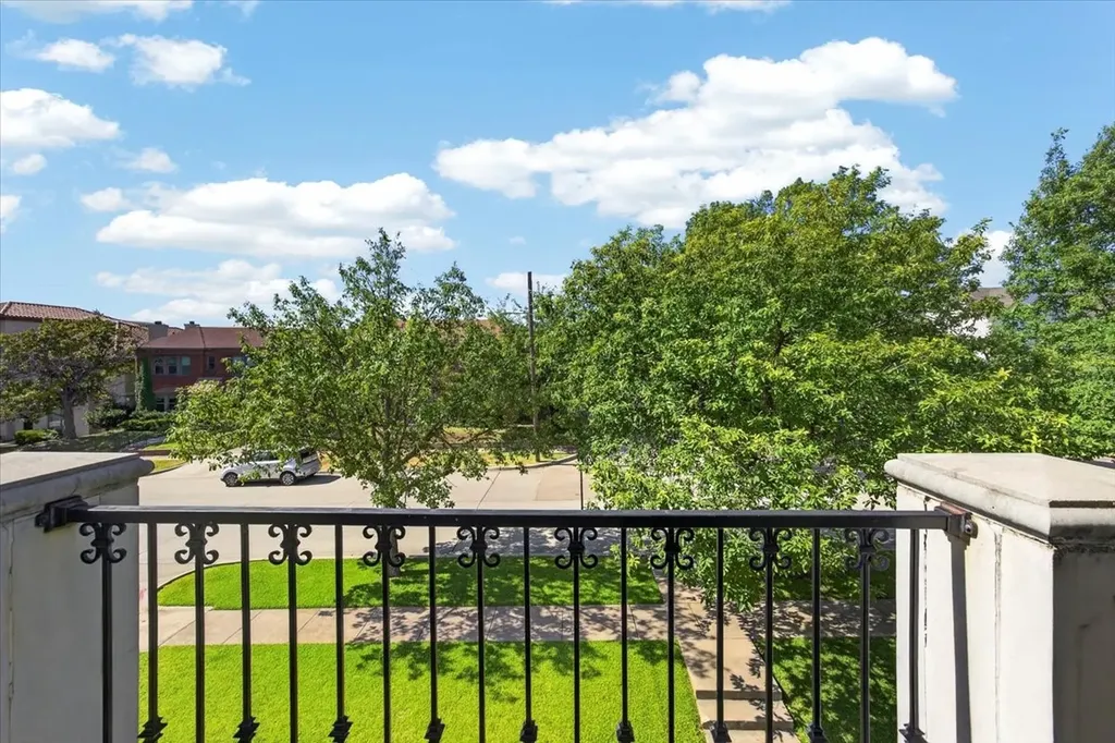 3700 Crestline Road Fort Worth TX 76107