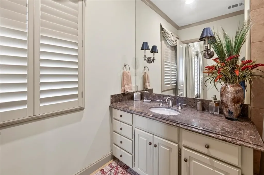 3700 Crestline Road Fort Worth TX 76107