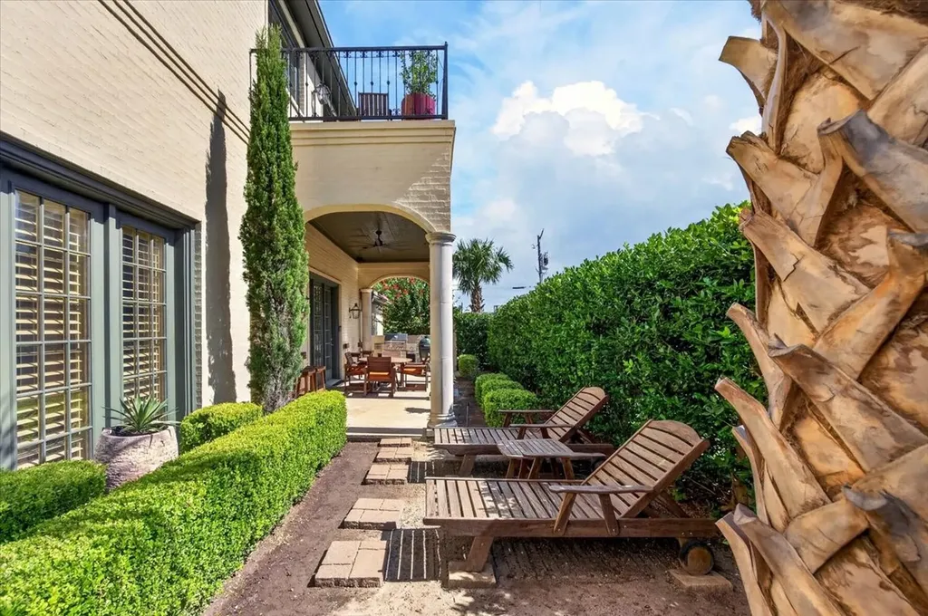 3700 Crestline Road Fort Worth TX 76107