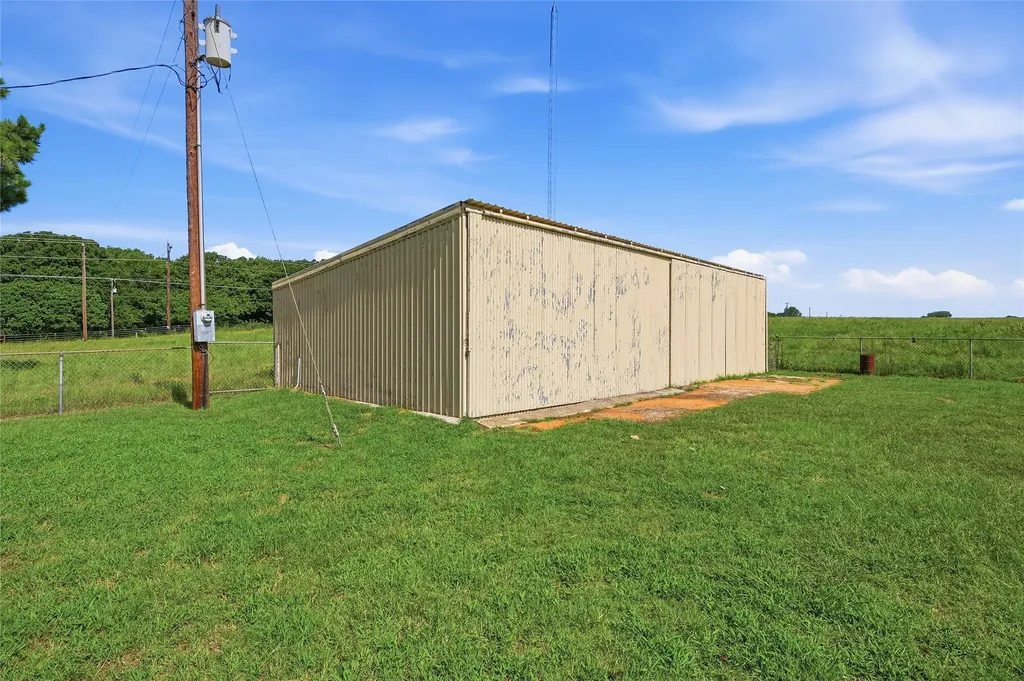 11138 Fm 901 Sadler TX 76264