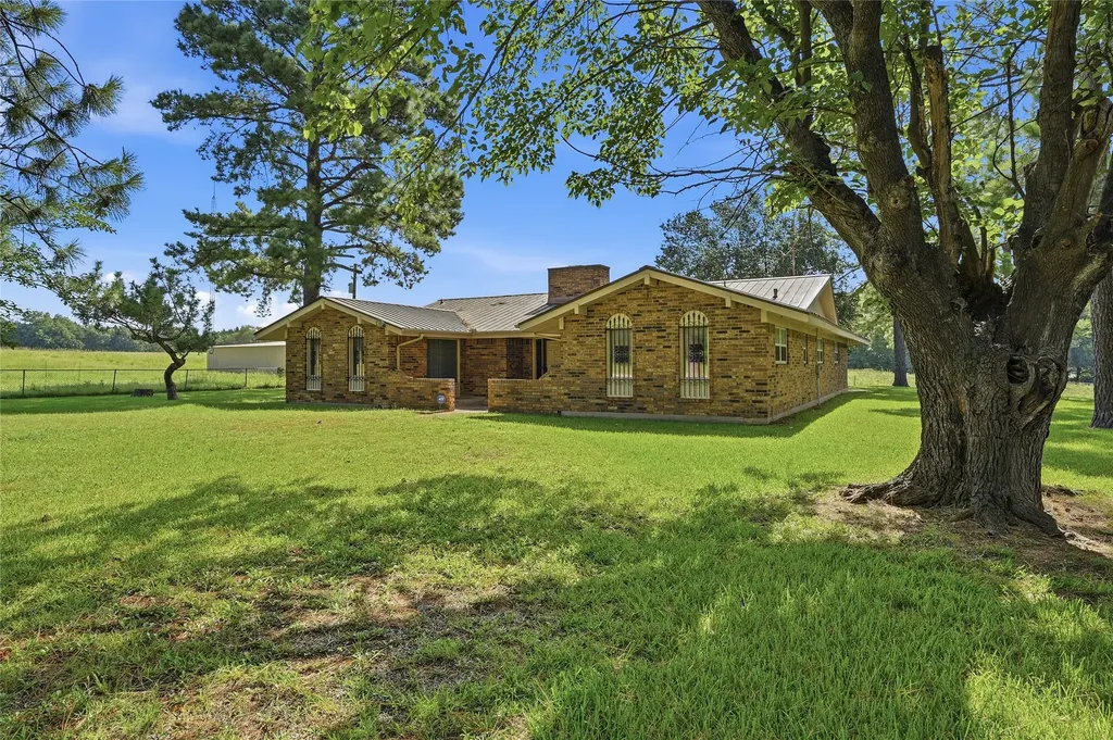 11138 Fm 901 Sadler TX 76264