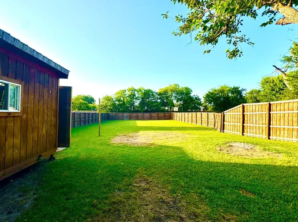 404 Neathery Street Farmersville TX 75442