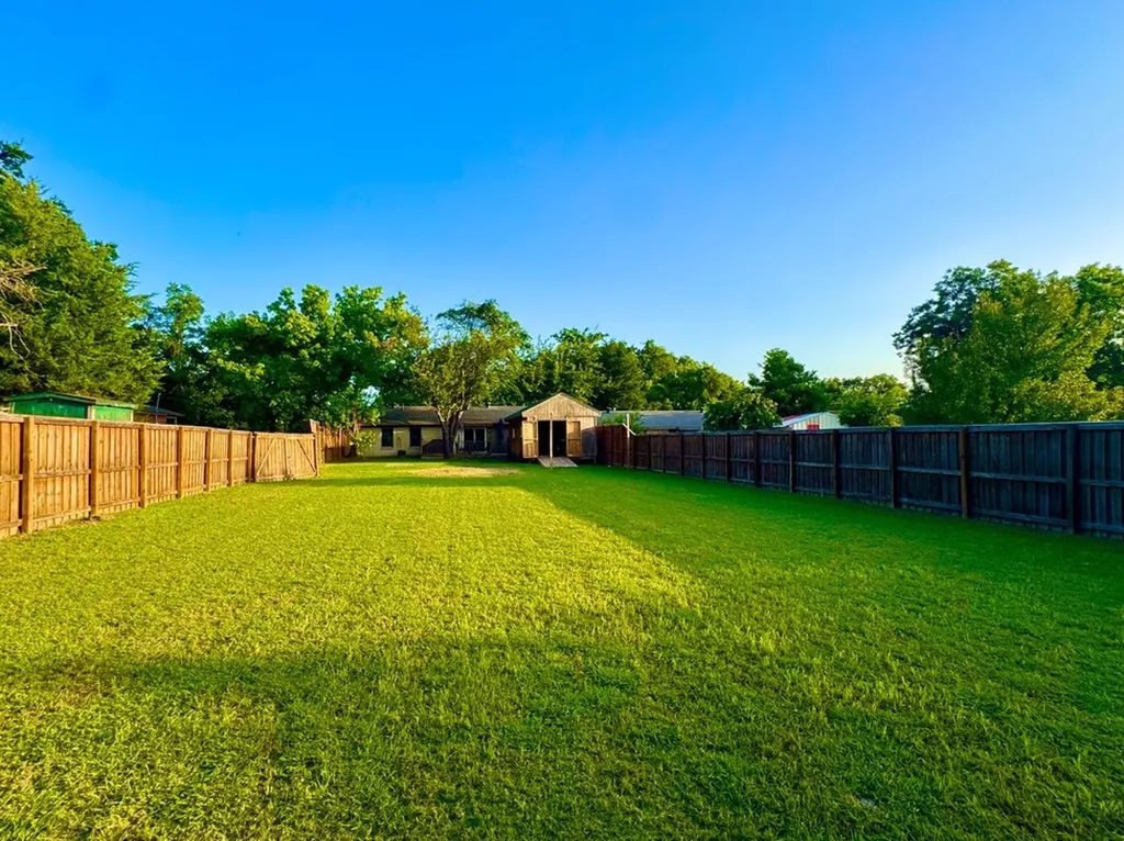 404 Neathery Street Farmersville TX 75442