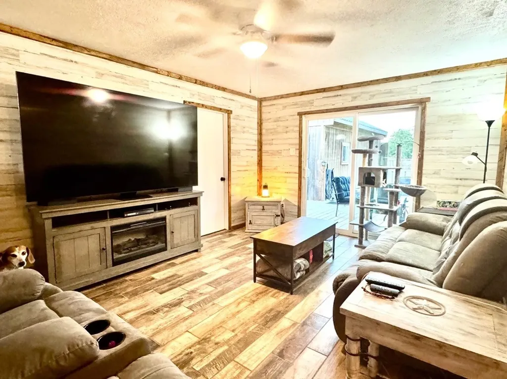 404 Neathery Street Farmersville TX 75442