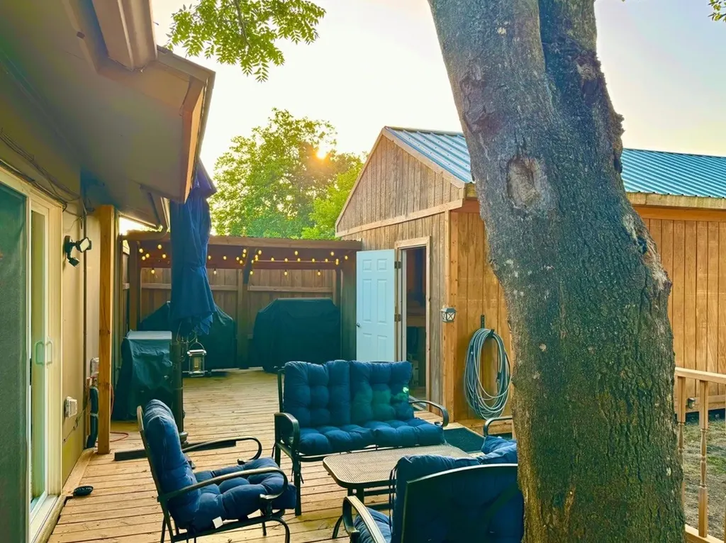 404 Neathery Street Farmersville TX 75442