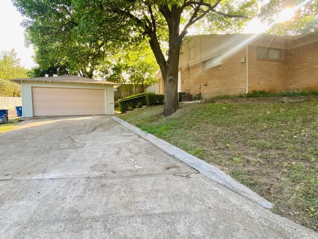 7404 Walling Lane Dallas TX 75231