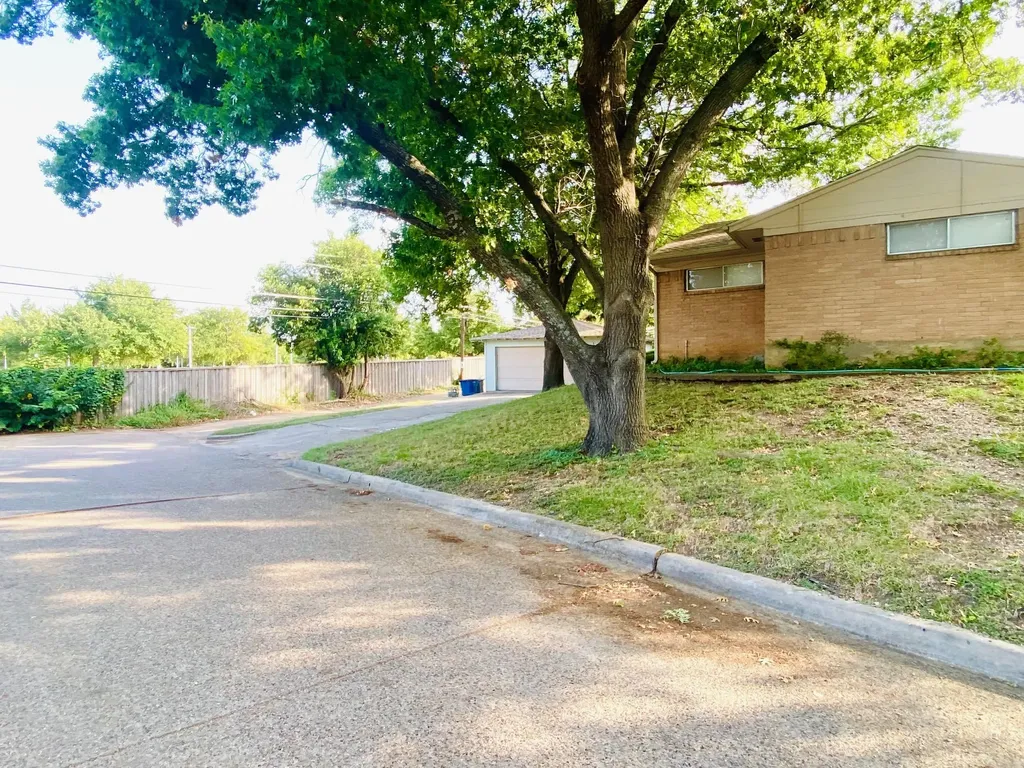 7404 Walling Lane Dallas TX 75231