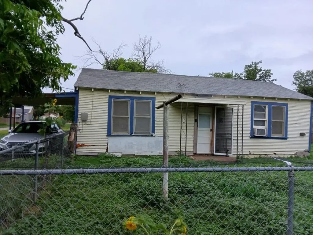 1609 Avenue B Brownwood TX 76801
