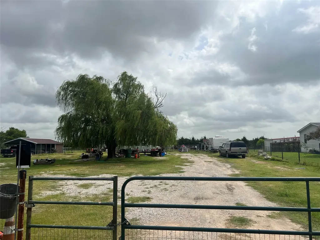1461 Cr 697 Farmersville TX 75442