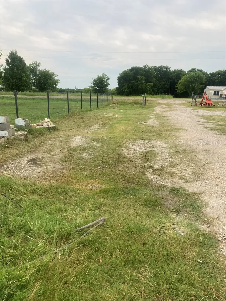 1461 Cr 697 Farmersville TX 75442