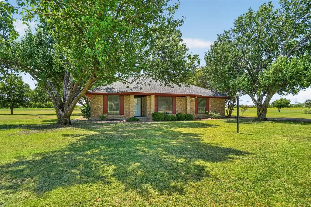 104 Royal Park Lane Waxahachie TX 75165