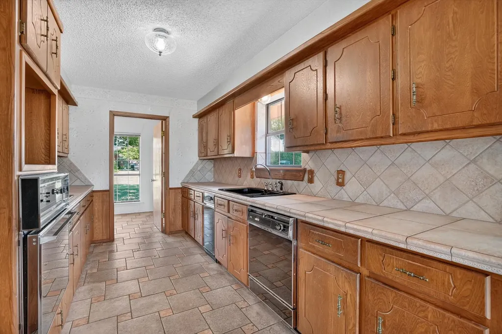 104 Royal Park Lane Waxahachie TX 75165