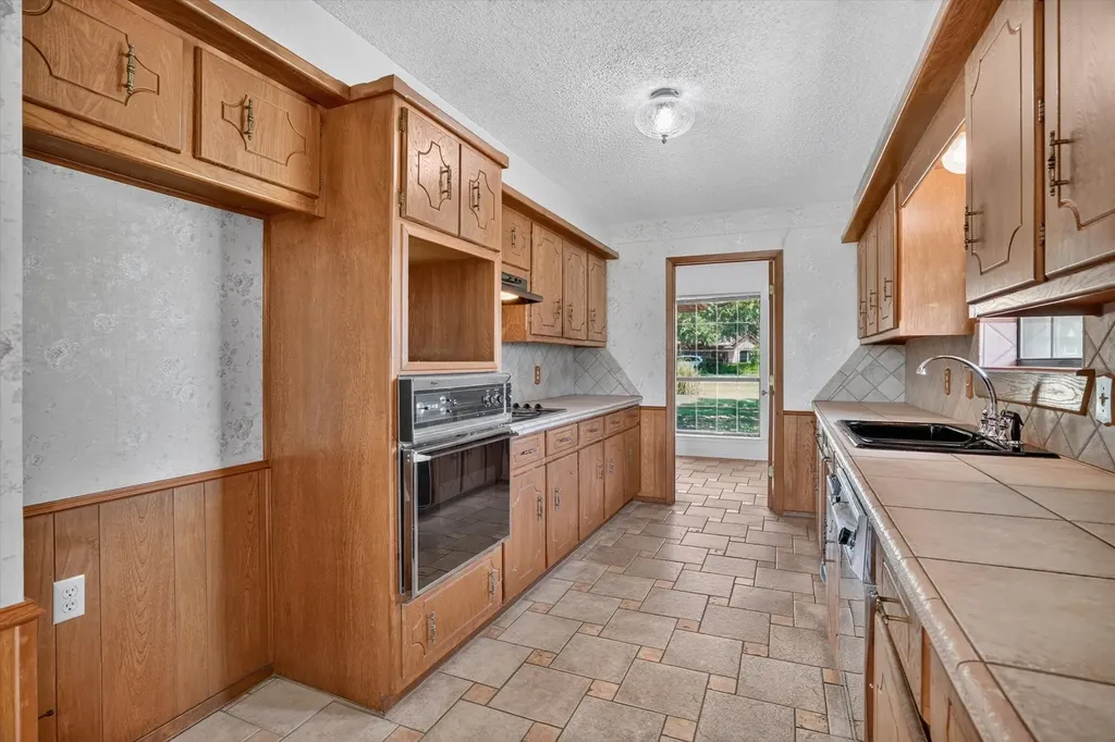 104 Royal Park Lane Waxahachie TX 75165