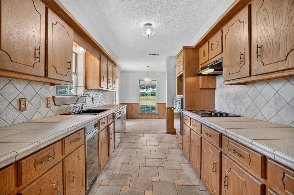 104 Royal Park Lane Waxahachie TX 75165