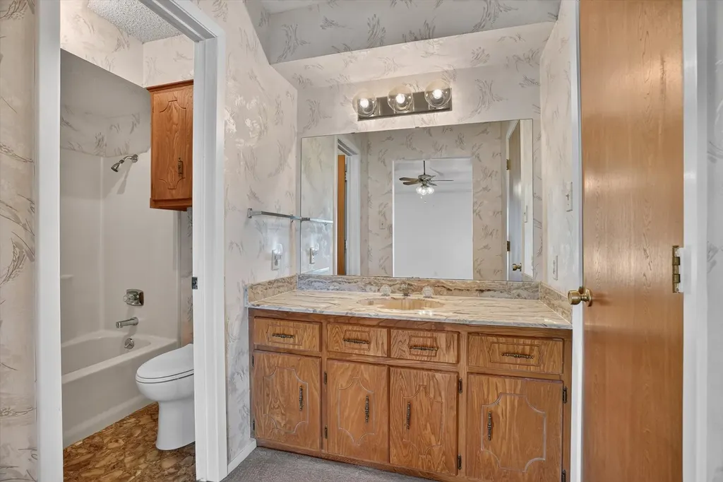 104 Royal Park Lane Waxahachie TX 75165