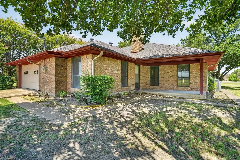 104 Royal Park Lane Waxahachie TX 75165