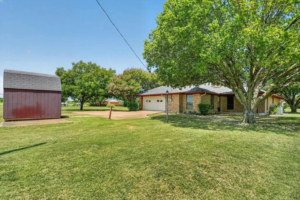 104 Royal Park Lane Waxahachie TX 75165