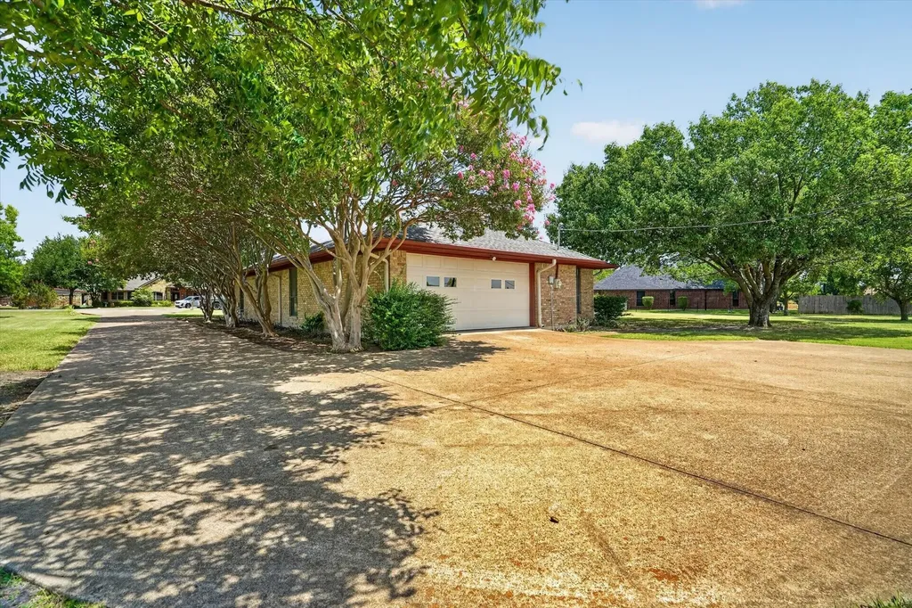 104 Royal Park Lane Waxahachie TX 75165