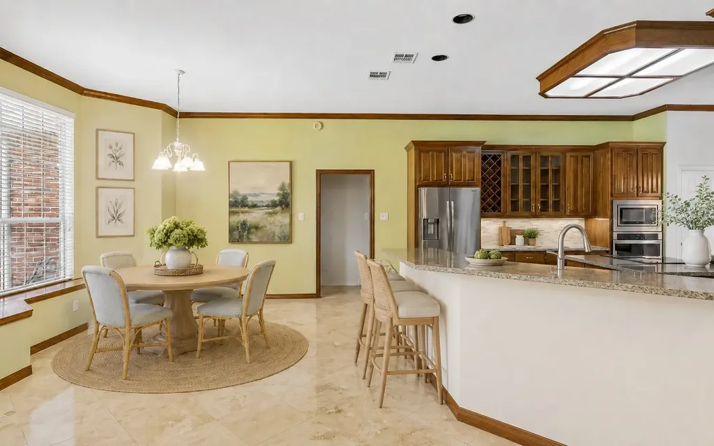 1119 Creekwood Drive Garland TX 75044