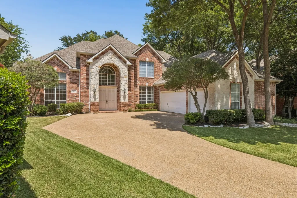 1119 Creekwood Drive Garland TX 75044