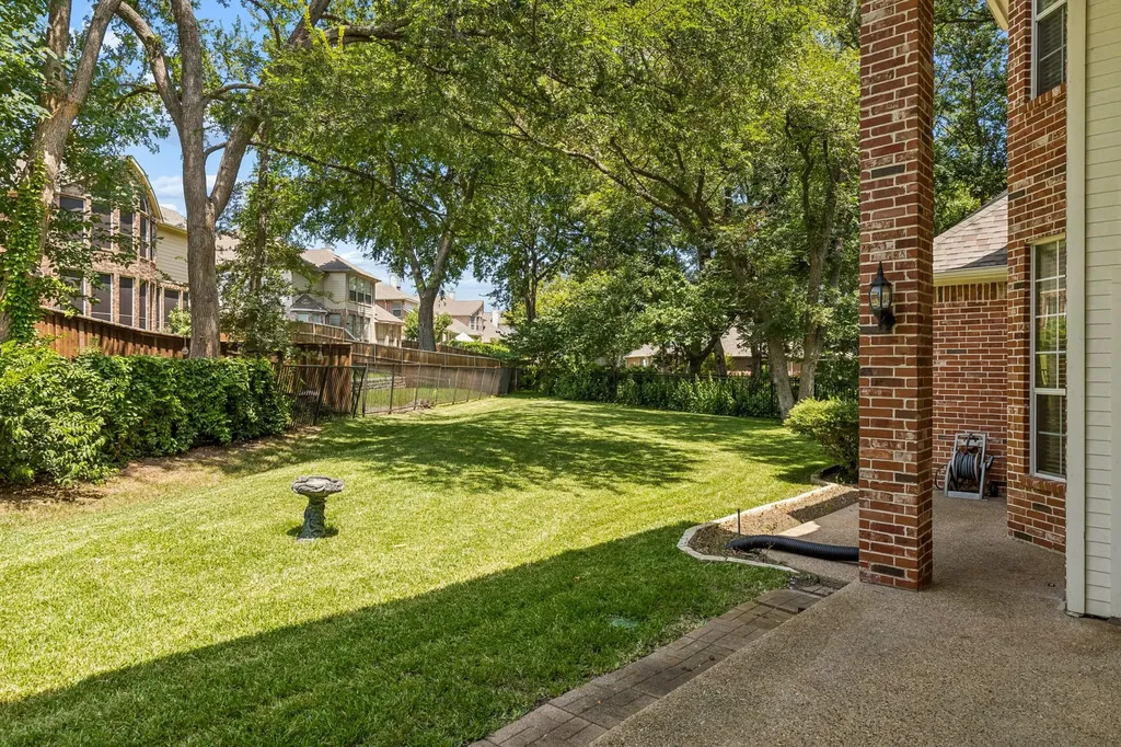 1119 Creekwood Drive Garland TX 75044