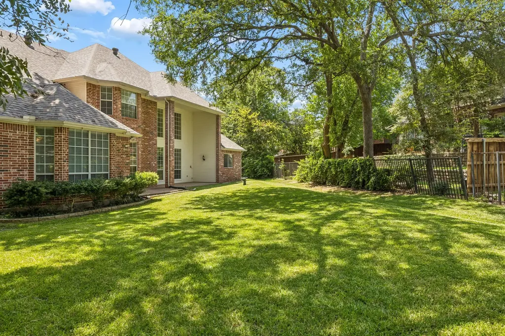 1119 Creekwood Drive Garland TX 75044