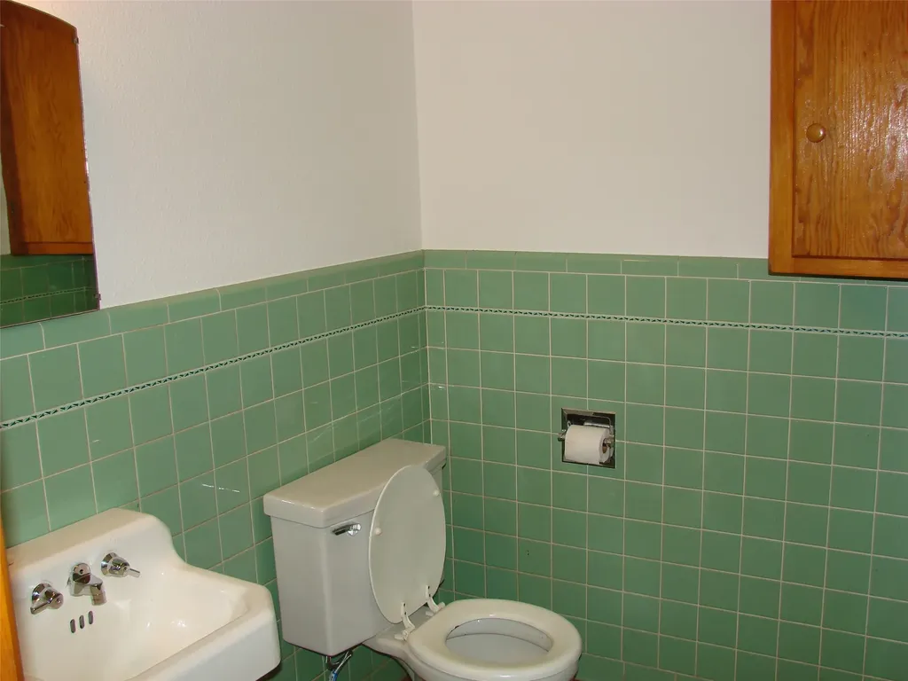 1604 E Highway 82 Gainesville TX 76240