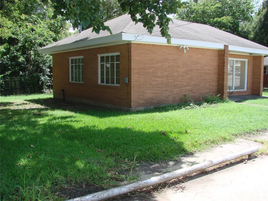 1604 E Highway 82 Gainesville TX 76240