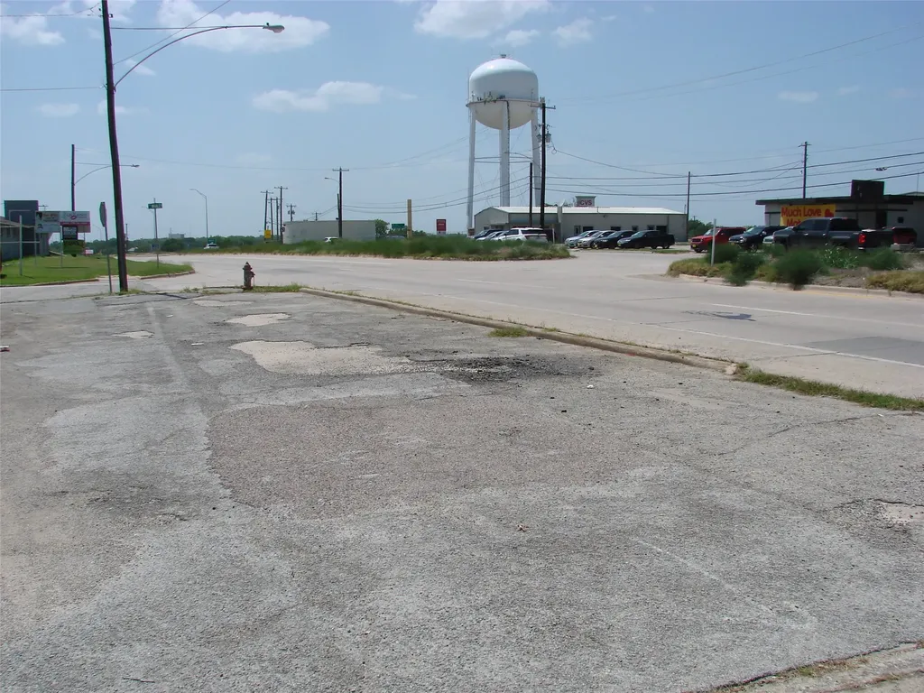 1604 E Highway 82 Gainesville TX 76240