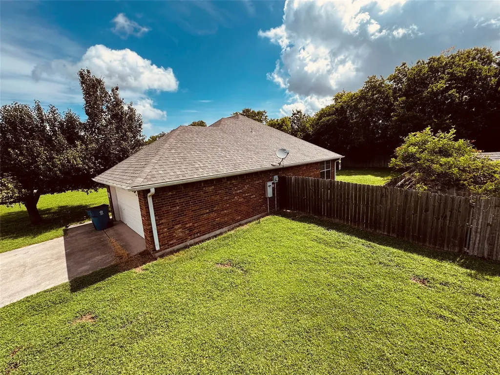 106 Oak Lane Ladonia TX 75449