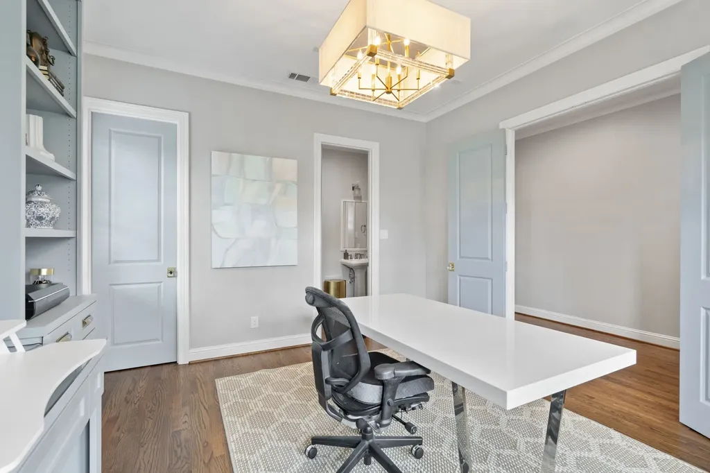 6011 Goodwin Avenue Dallas TX 75206