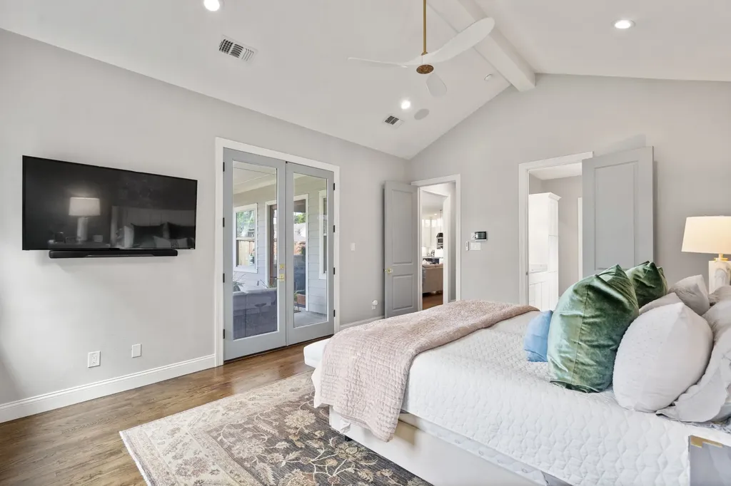 6011 Goodwin Avenue Dallas TX 75206