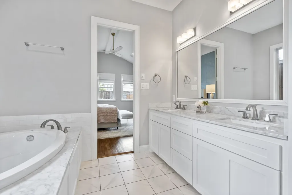 6011 Goodwin Avenue Dallas TX 75206