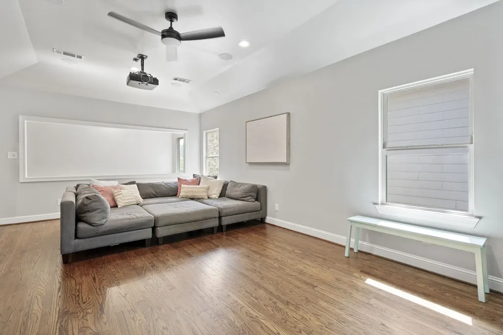 6011 Goodwin Avenue Dallas TX 75206