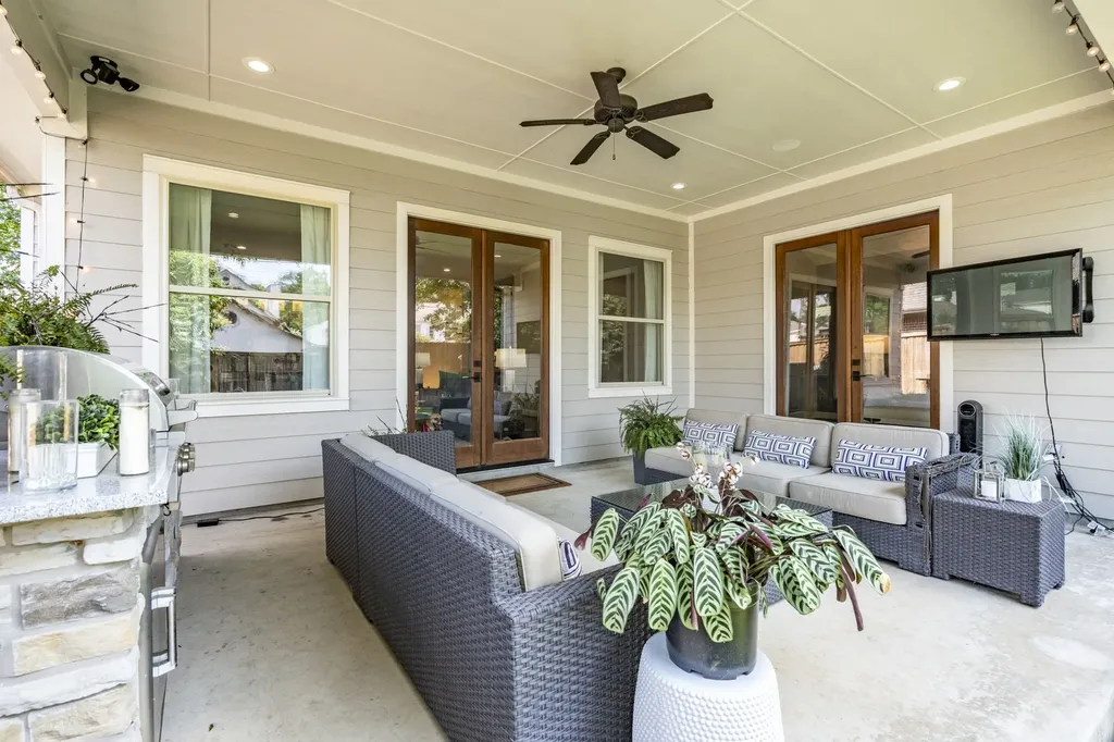 6011 Goodwin Avenue Dallas TX 75206