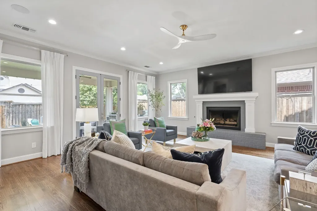 6011 Goodwin Avenue Dallas TX 75206