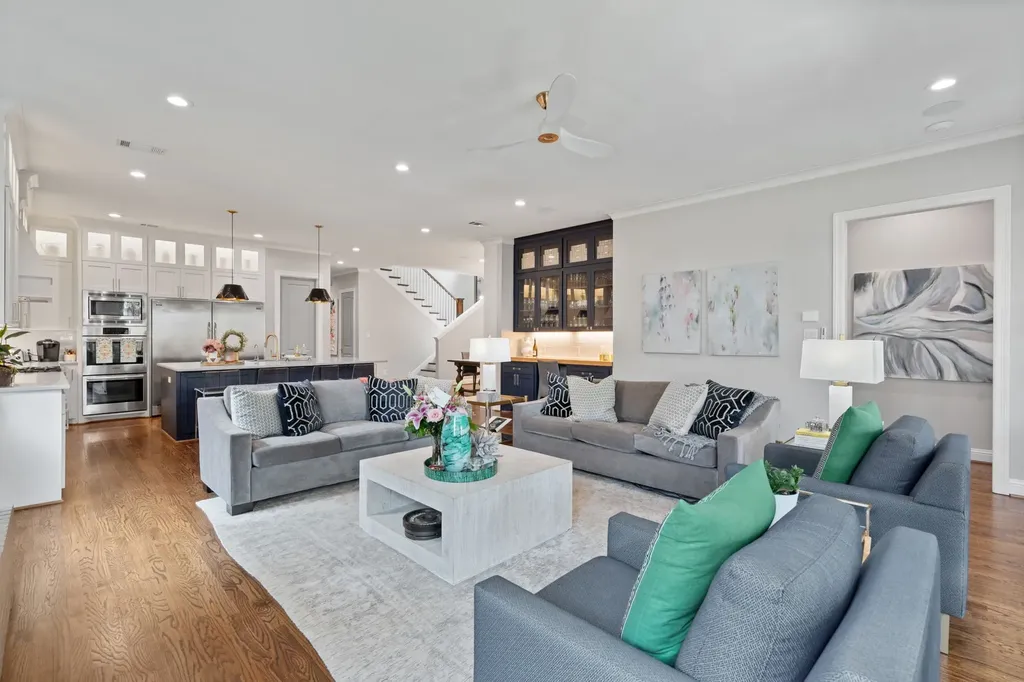 6011 Goodwin Avenue Dallas TX 75206