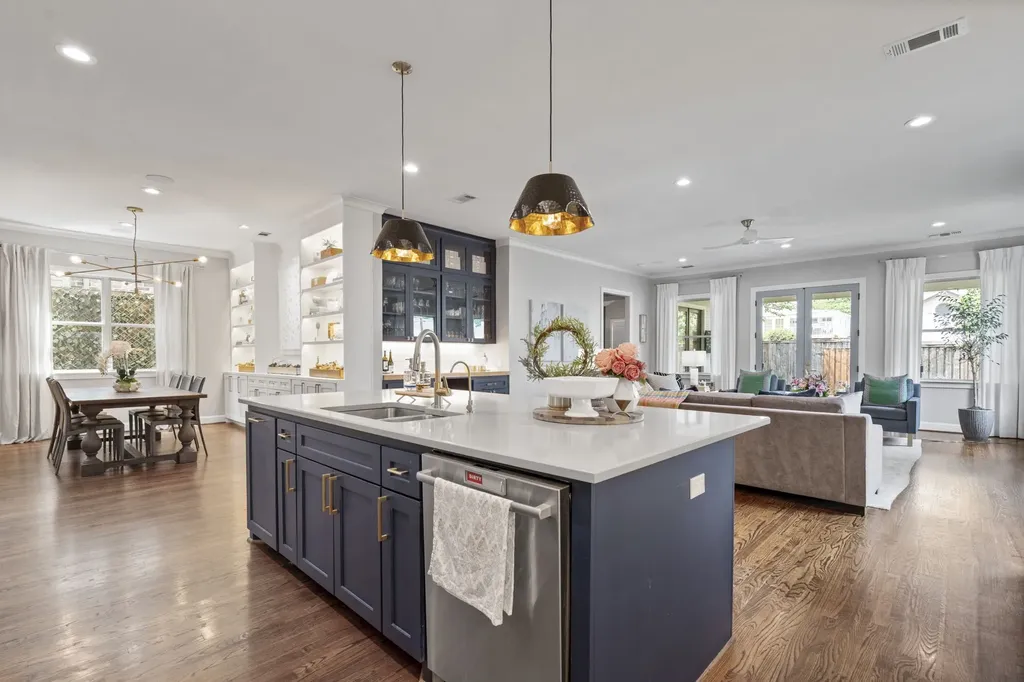 6011 Goodwin Avenue Dallas TX 75206